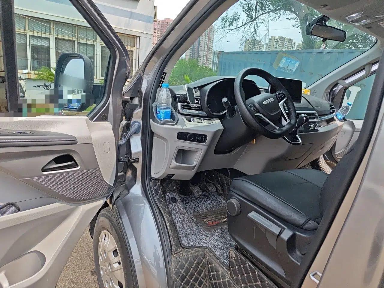 Iveco Fidato 2023 C30 Passenger Van 2.0T 93kW Manual Transmission Xingtu Edition Low Roof — миниатюра 16
