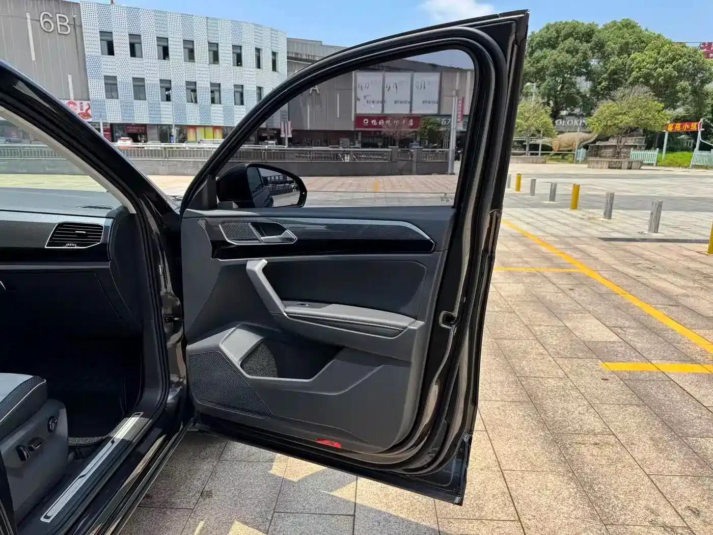 Tayron X 2020 330TSI 2WD Premium Intelligent Edition — миниатюра 30