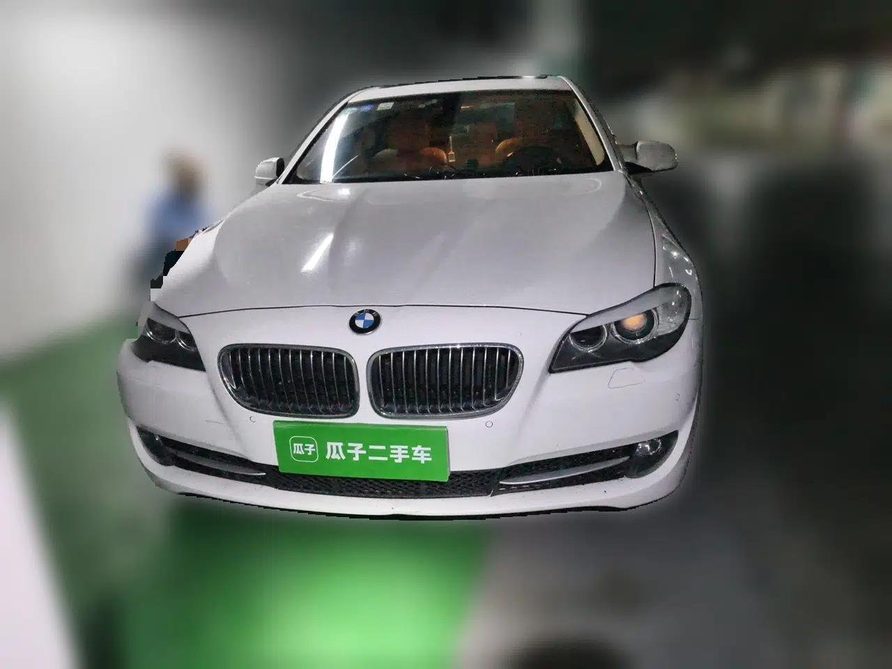 BMW 5 Series 2013 530Li Leading Model — миниатюра 2