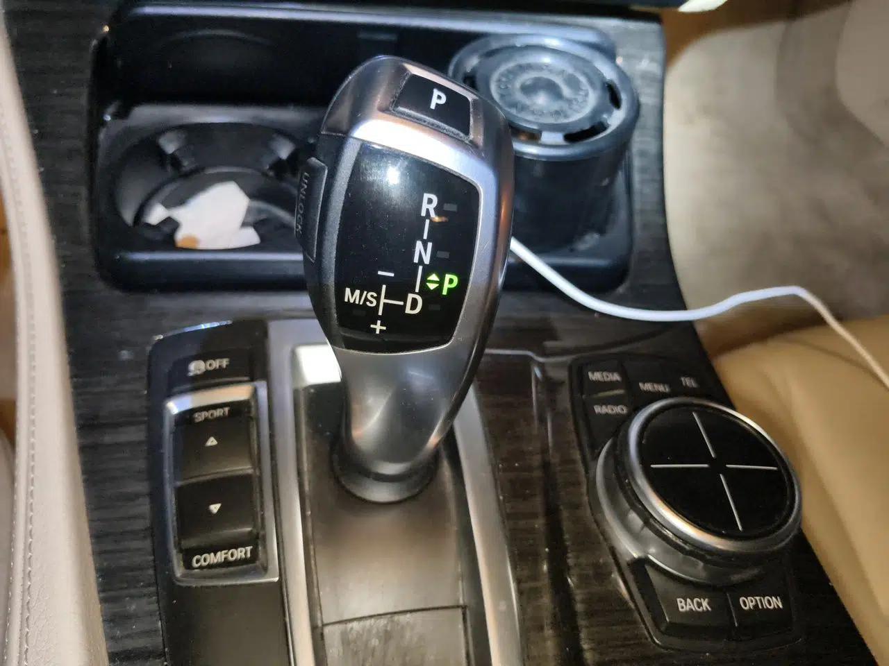 BMW 5 Series 2013 530Li Leading Model — миниатюра 14