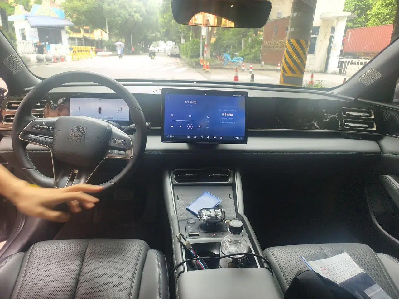 BYD Qin L 2024 DM-i 120KM Leading Model — миниатюра 9