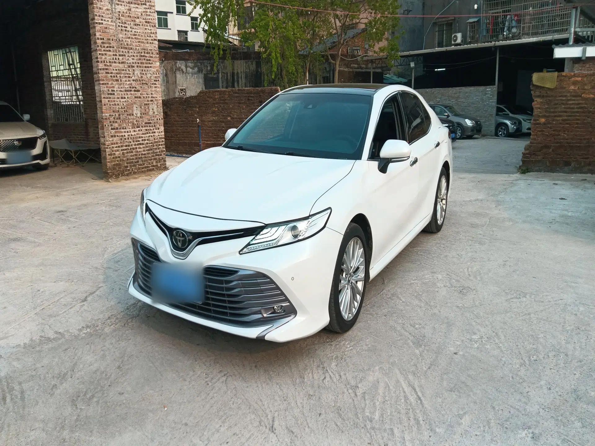 Toyota Camry 2019 Revised Version 2.5G Luxury Edition — миниатюра 1