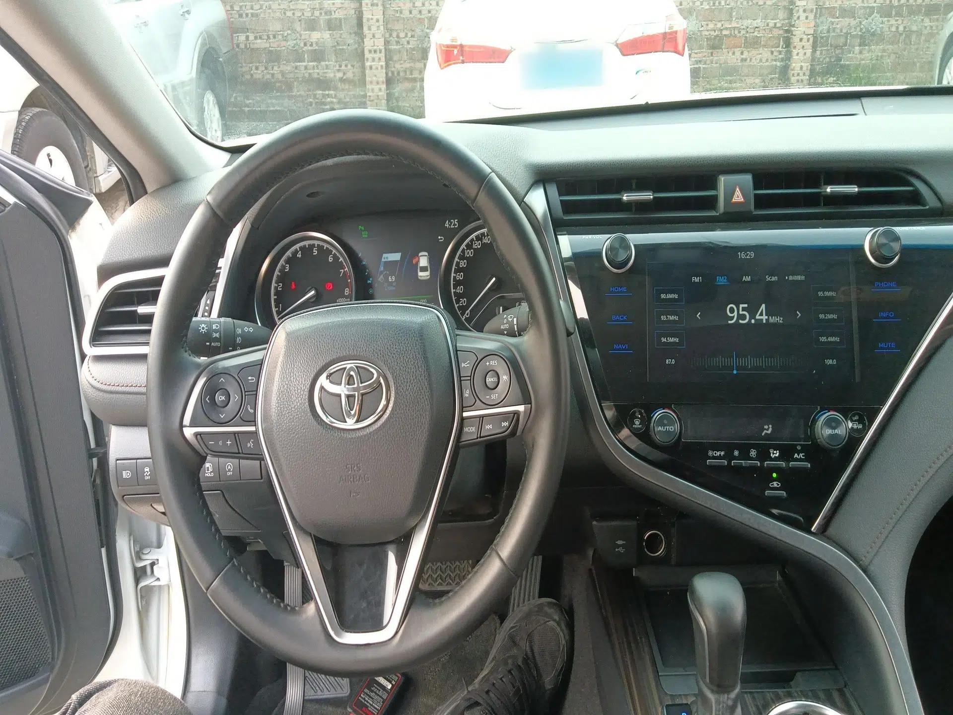 Toyota Camry 2019 Revised Version 2.5G Luxury Edition — миниатюра 17