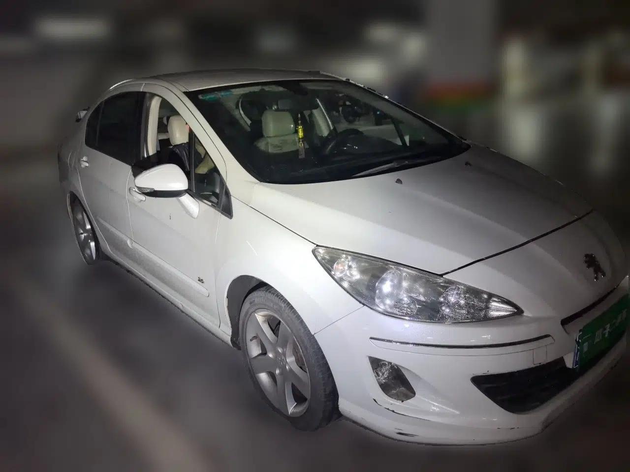 Peugeot 408 2013 2.0L Automatic Comfort Edition — миниатюра 3