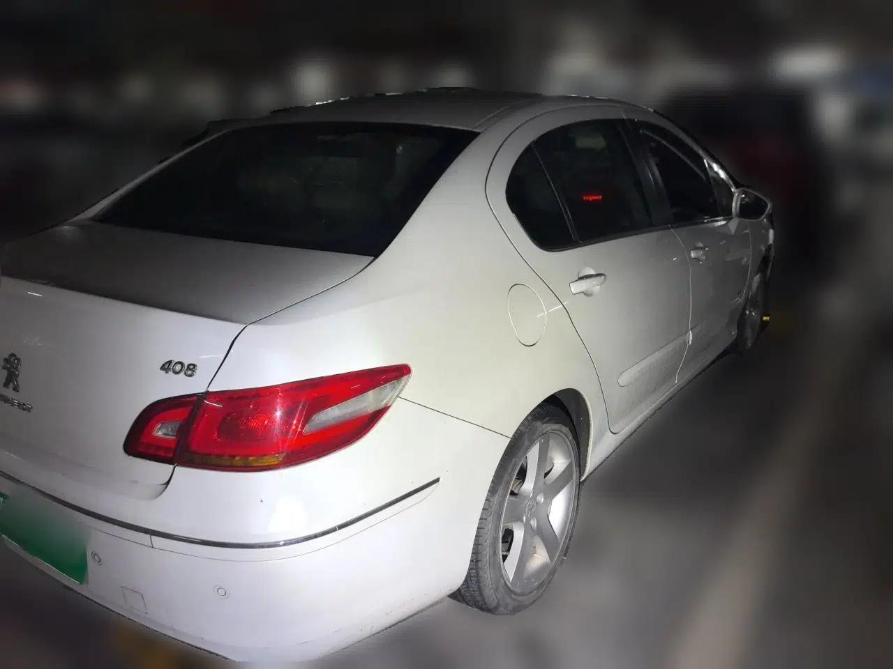 Peugeot 408 2013 2.0L Automatic Comfort Edition — миниатюра 6