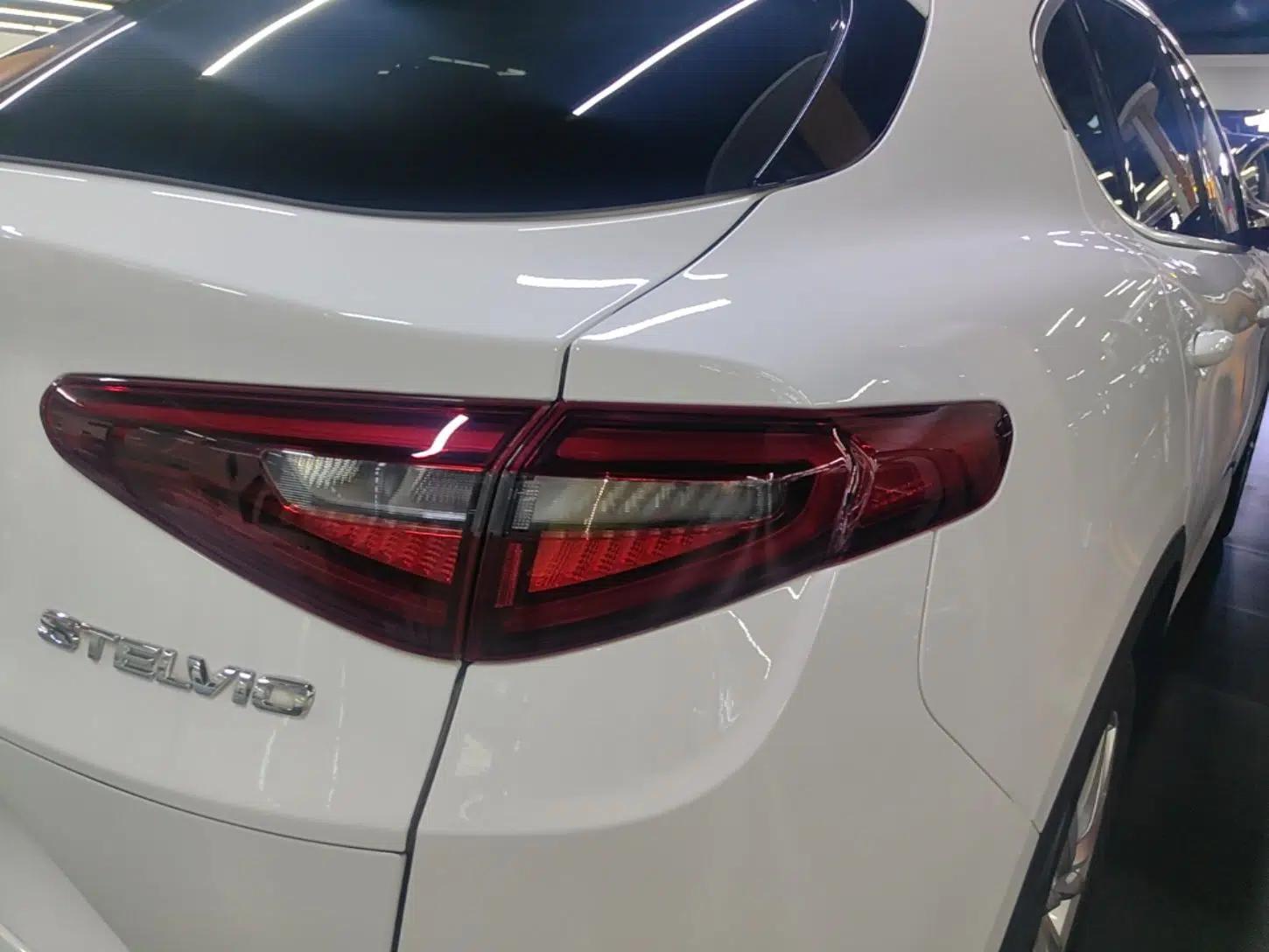 Alfa Romeo Stelvio 2017 2.0T 200HP Luxury Edition — миниатюра 14