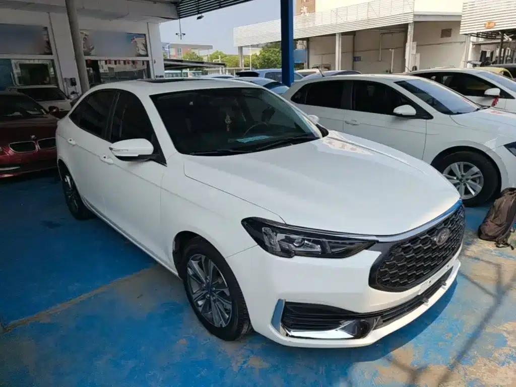 Ford Focus 2021 1.5L Automatic Diamond Edition — миниатюра 4