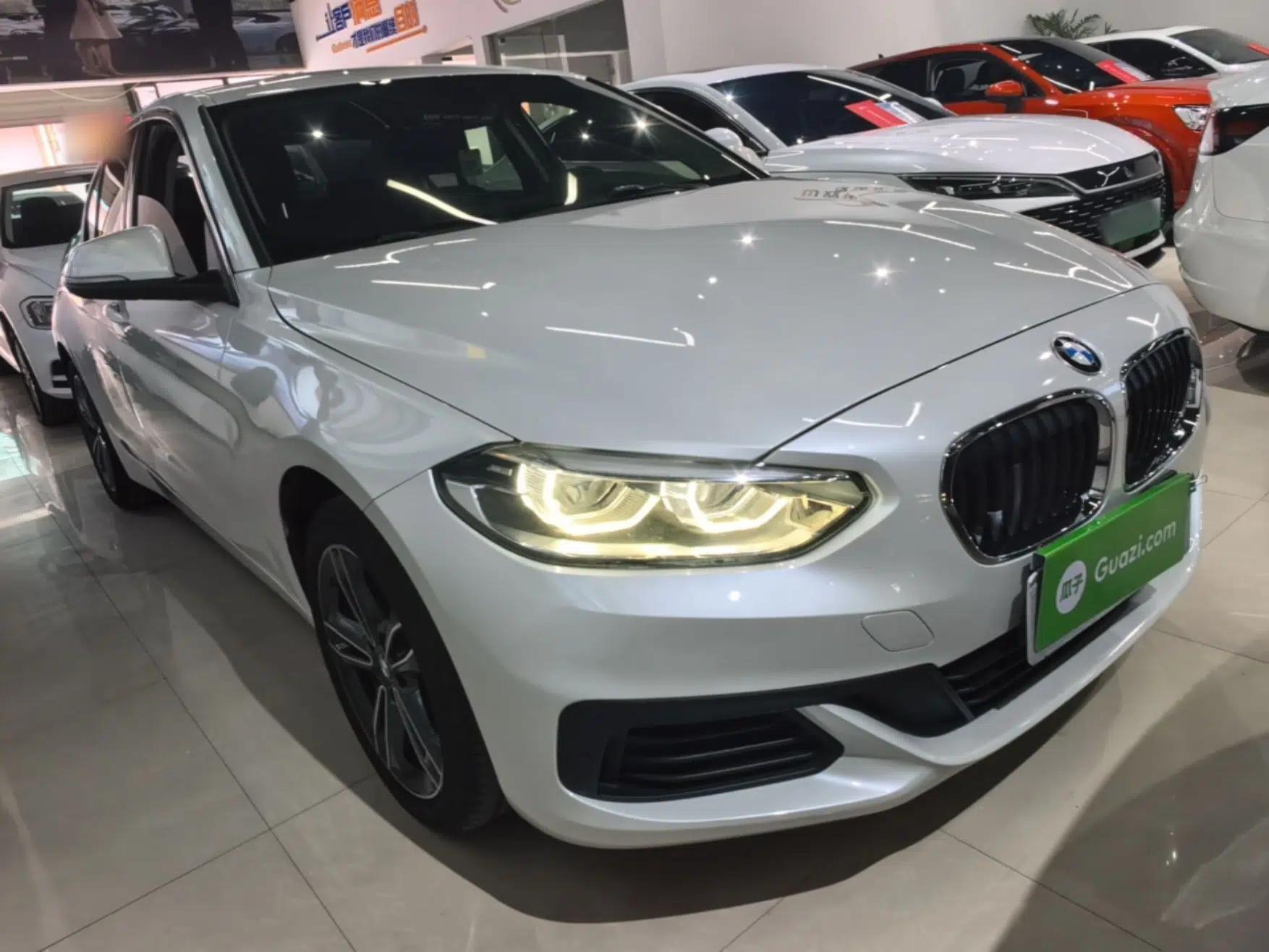 BMW 1 Series 2020 120i Fashion Model — миниатюра 3