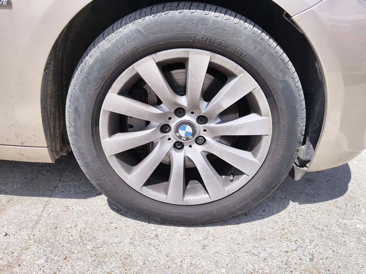 BMW 5 Series GT 2011 535i xDrive Luxury Edition — миниатюра 8