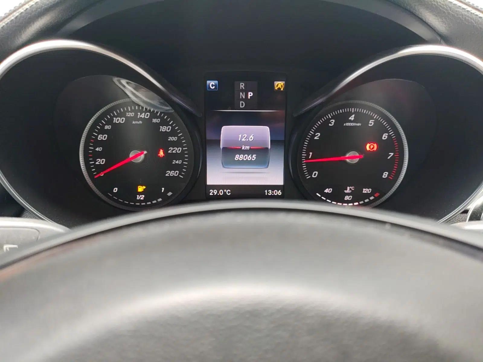 Mercedes-Benz GLC 2019 Facelift GLC 260 L 4MATIC Luxury Model — миниатюра 14