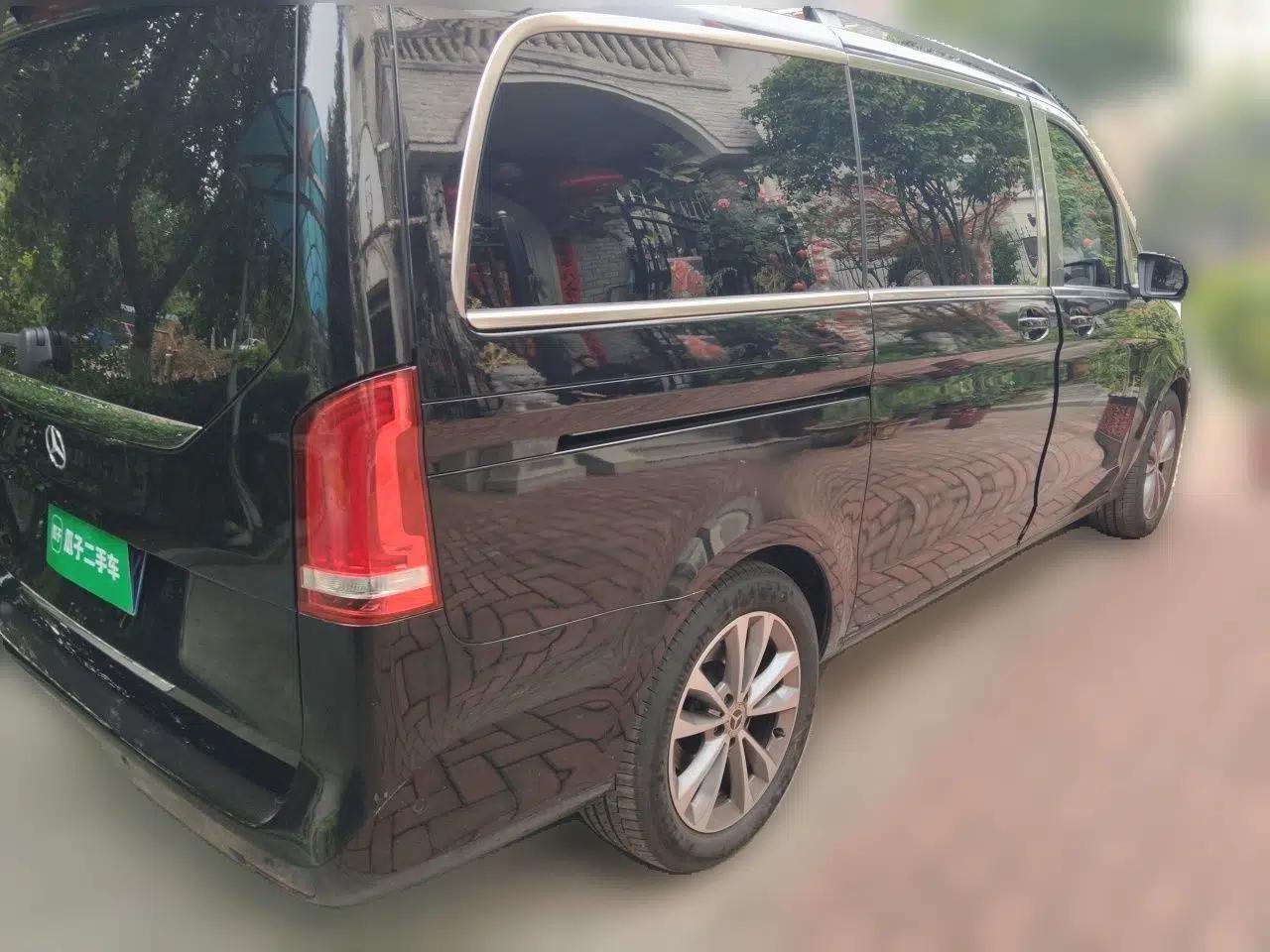 Mercedes-Benz V-Class 2022 V 260 Avantgarde Edition — миниатюра 6