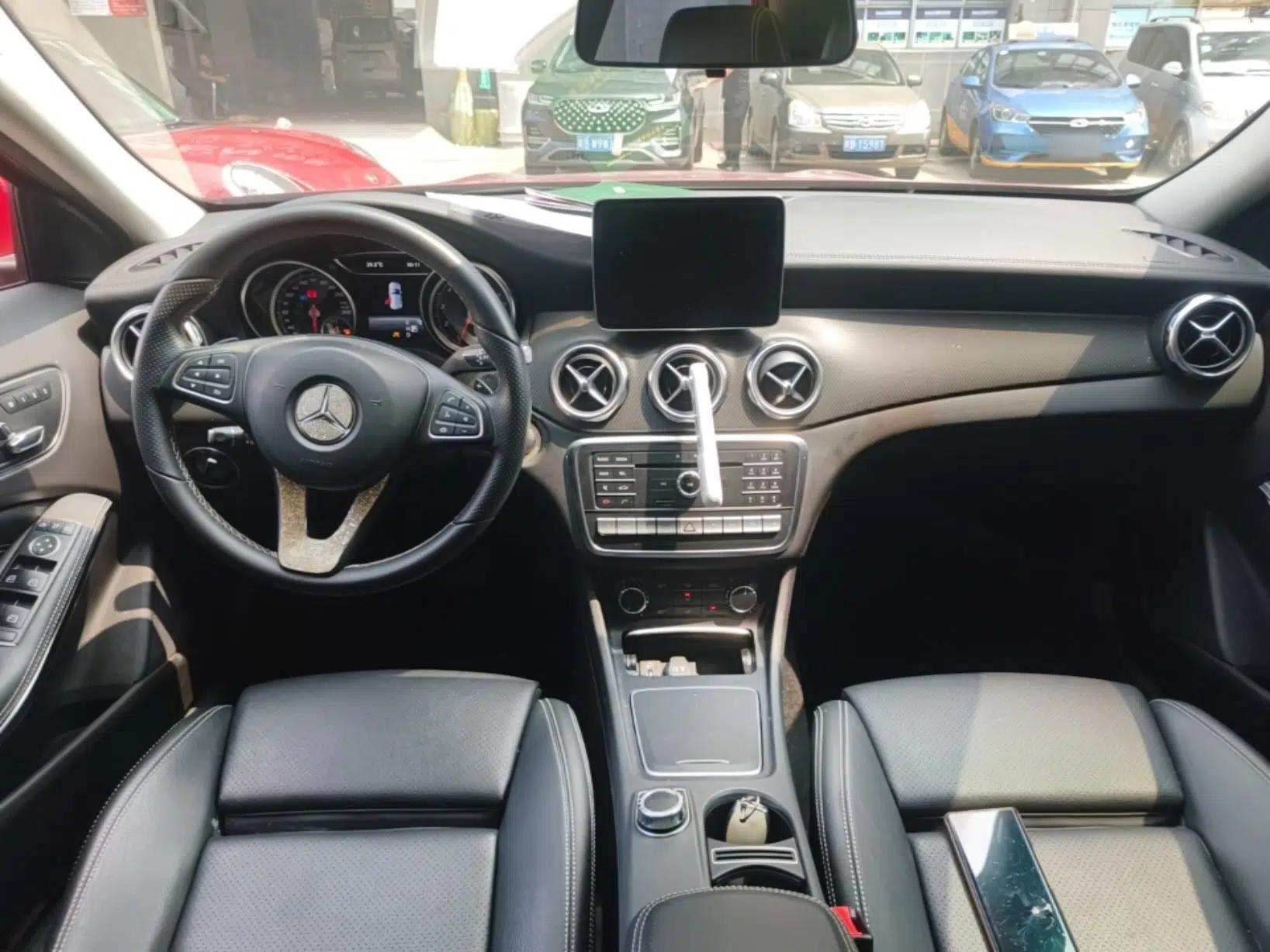 Mercedes-Benz GLA 2017 GLA 220 4MATIC Fashion Model — миниатюра 17