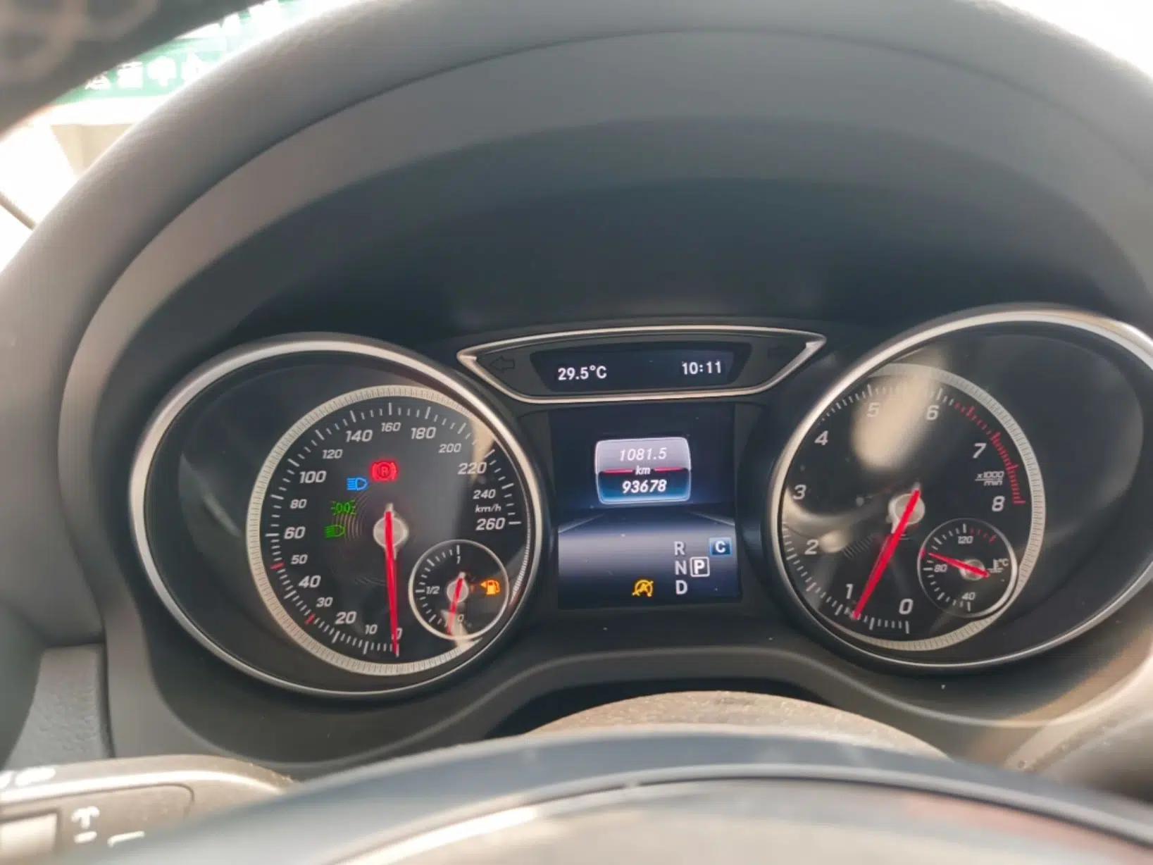 Mercedes-Benz GLA 2017 GLA 220 4MATIC Fashion Model — миниатюра 19