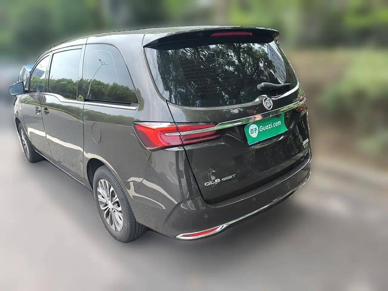 Buick GL8 2022 Land Cruiser Executive Class 652T Comfort Model — миниатюра 4
