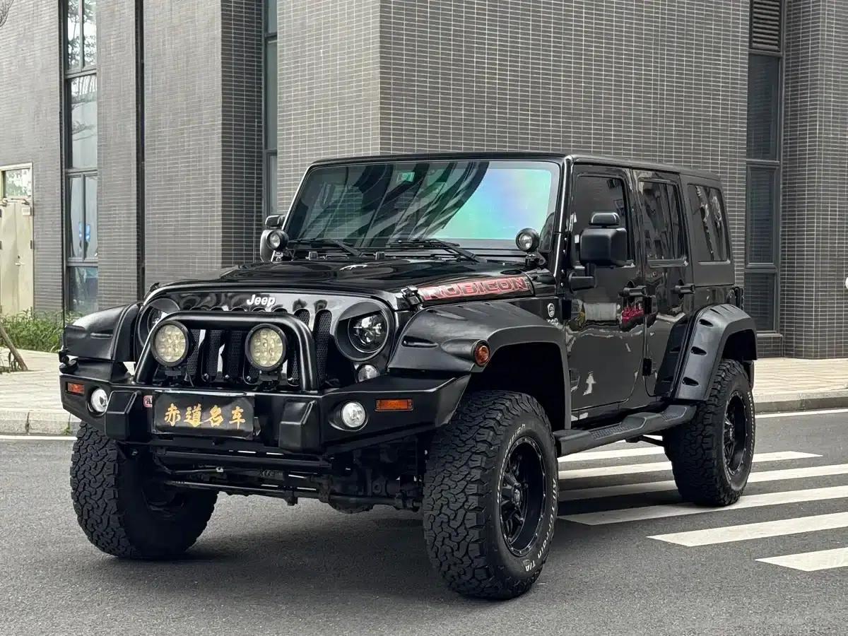 2015 Jeep Wrangler 3.0L Sahara Four-Door Comfort Edition — миниатюра 1