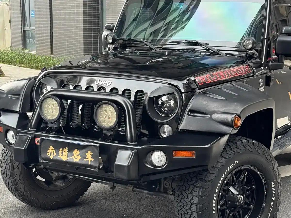 2015 Jeep Wrangler 3.0L Sahara Four-Door Comfort Edition — миниатюра 8