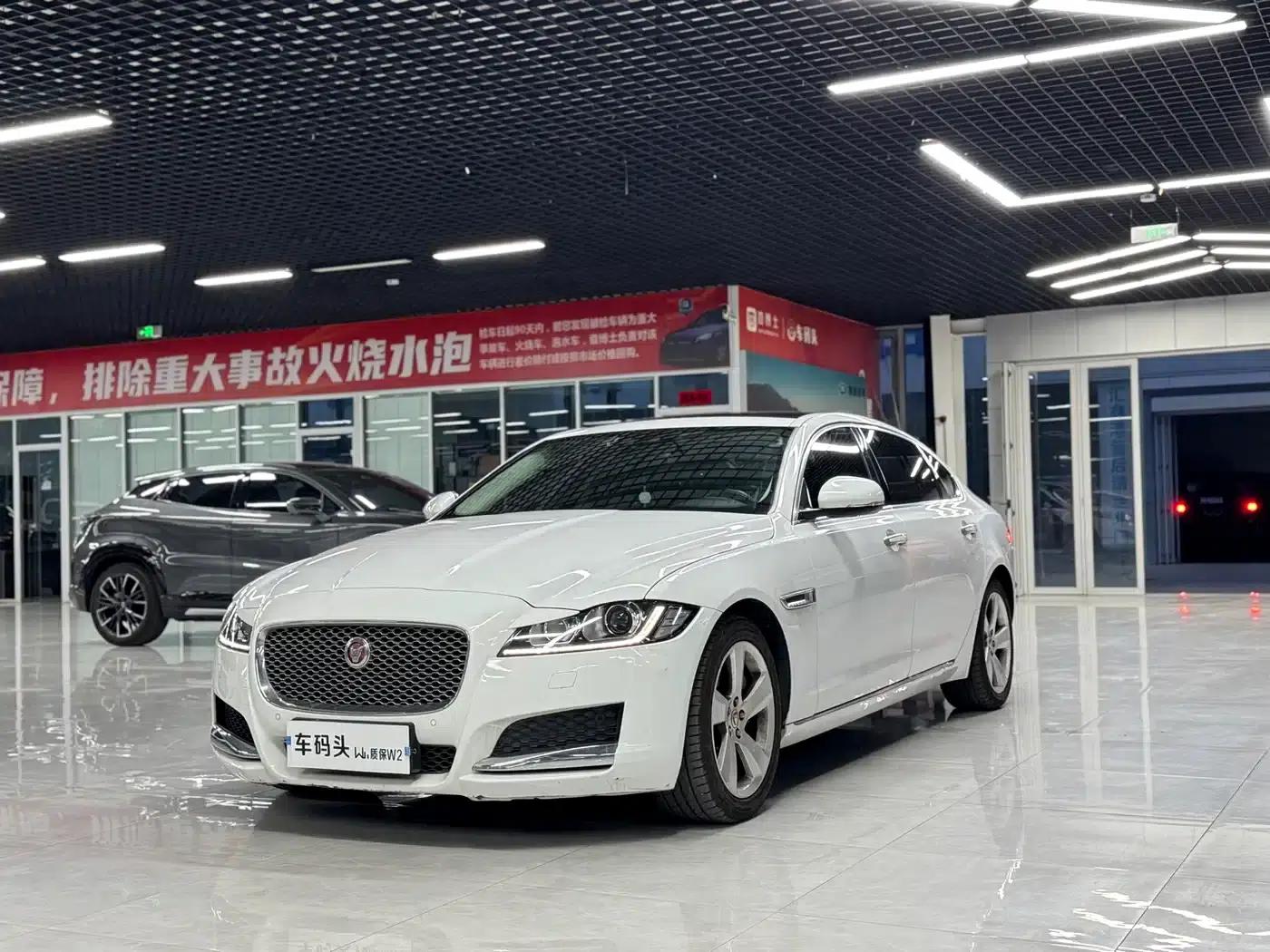 2018 Jaguar XFL 2.0T 200PS Elite Edition — миниатюра 1