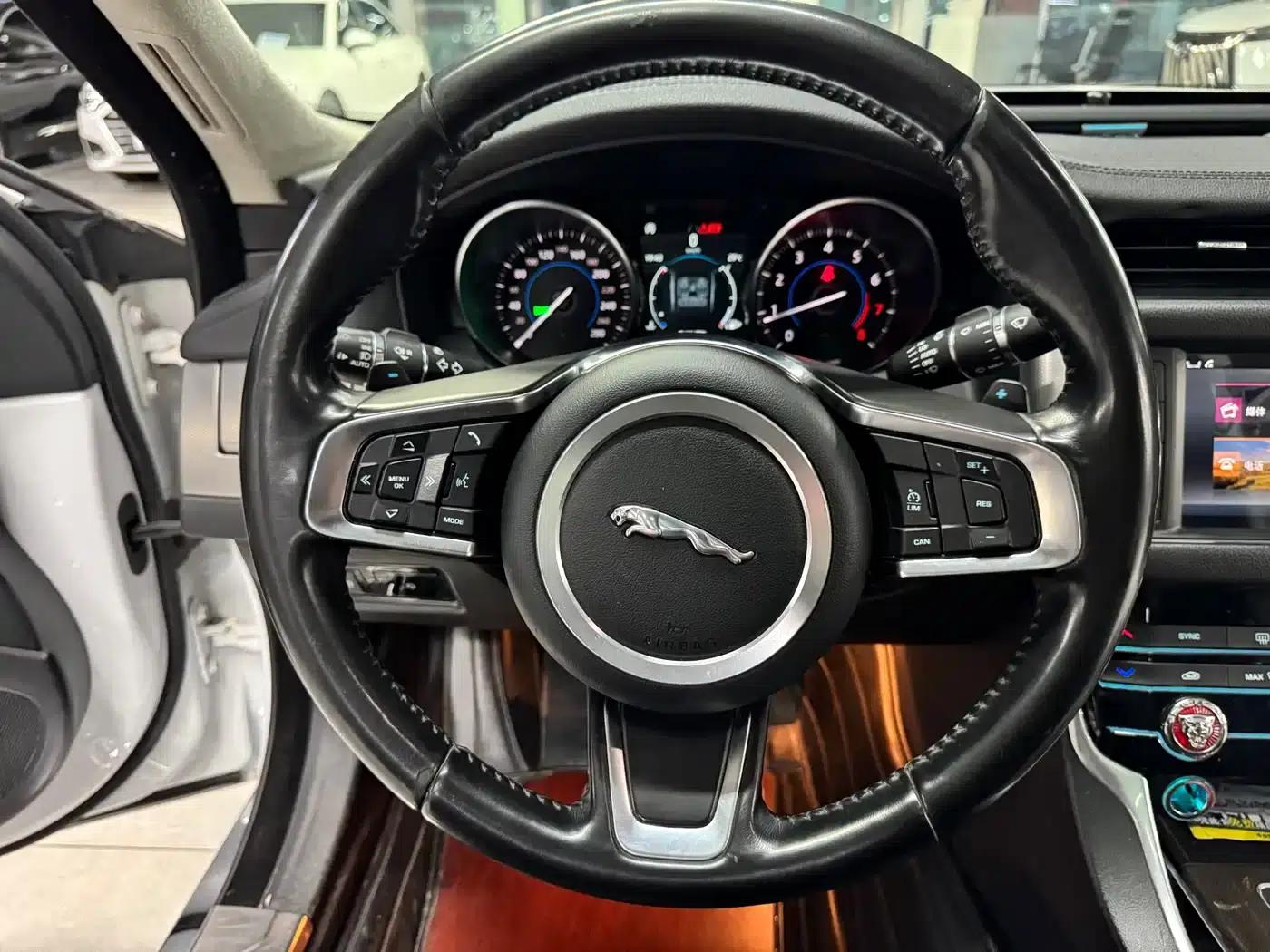 2018 Jaguar XFL 2.0T 200PS Elite Edition — миниатюра 11