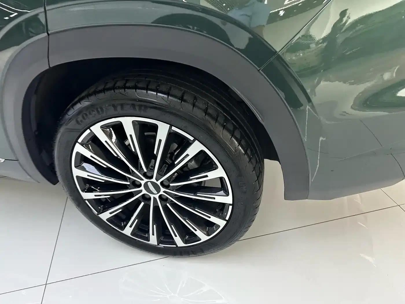 Geely Xingyue L 2025 Oriental Radiance 2.0TD Automatic Star Edition — миниатюра 22