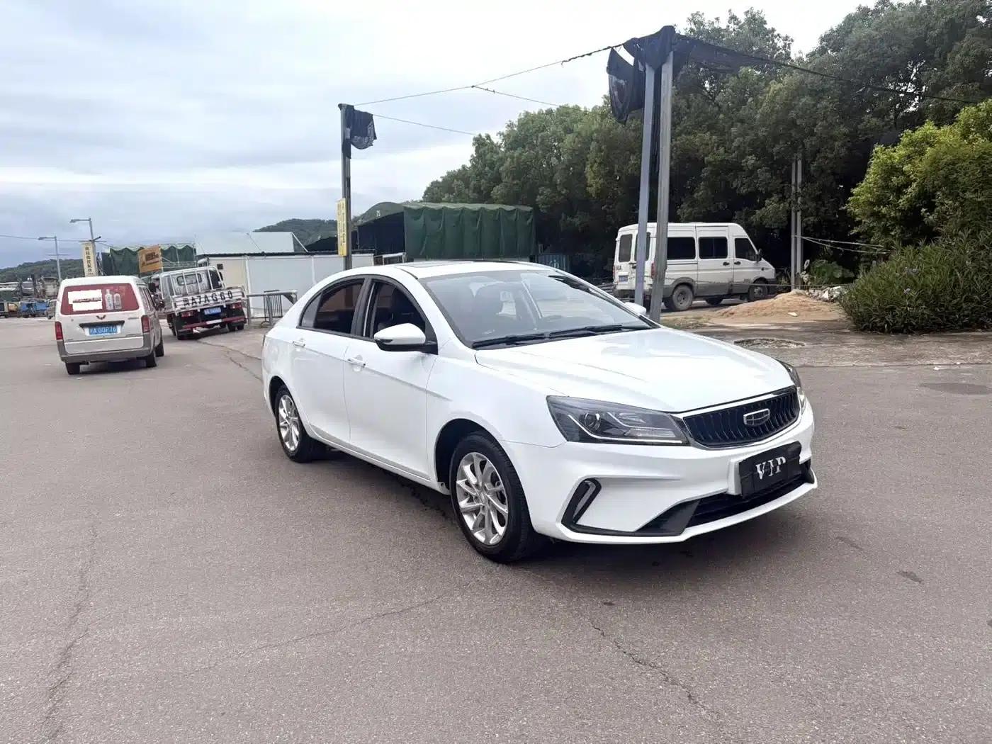 Geely Emgrand 2021 UP 1.5L CVT Upward Edition — миниатюра 3