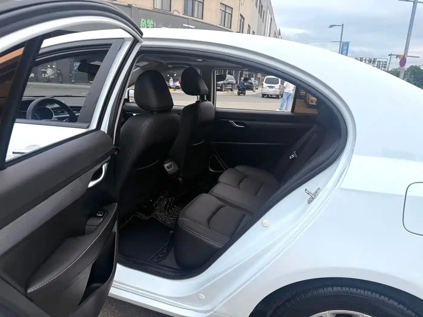 Geely Emgrand 2021 UP 1.5L CVT Upward Edition — миниатюра 5