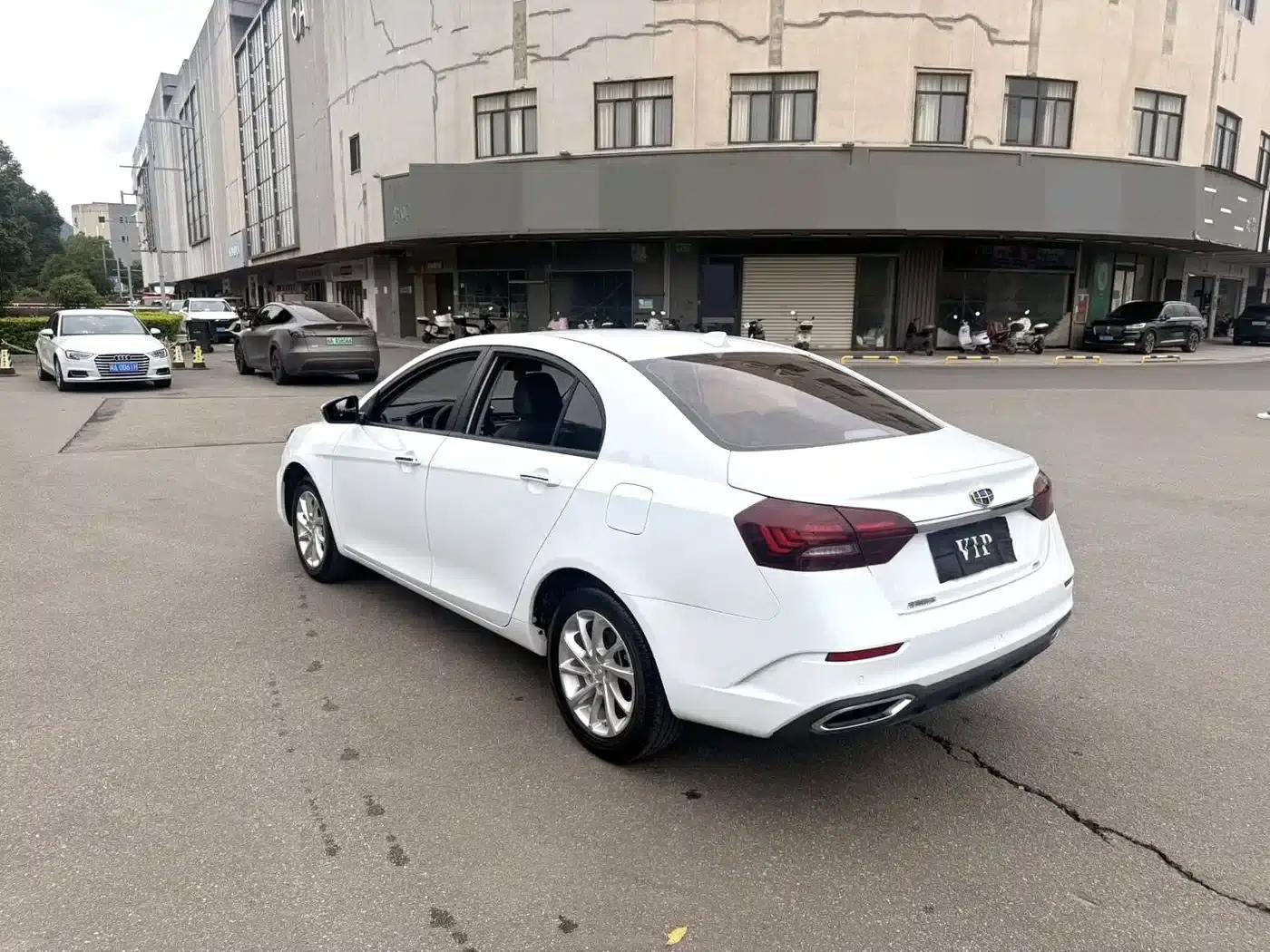 Geely Emgrand 2021 UP 1.5L CVT Upward Edition — миниатюра 8