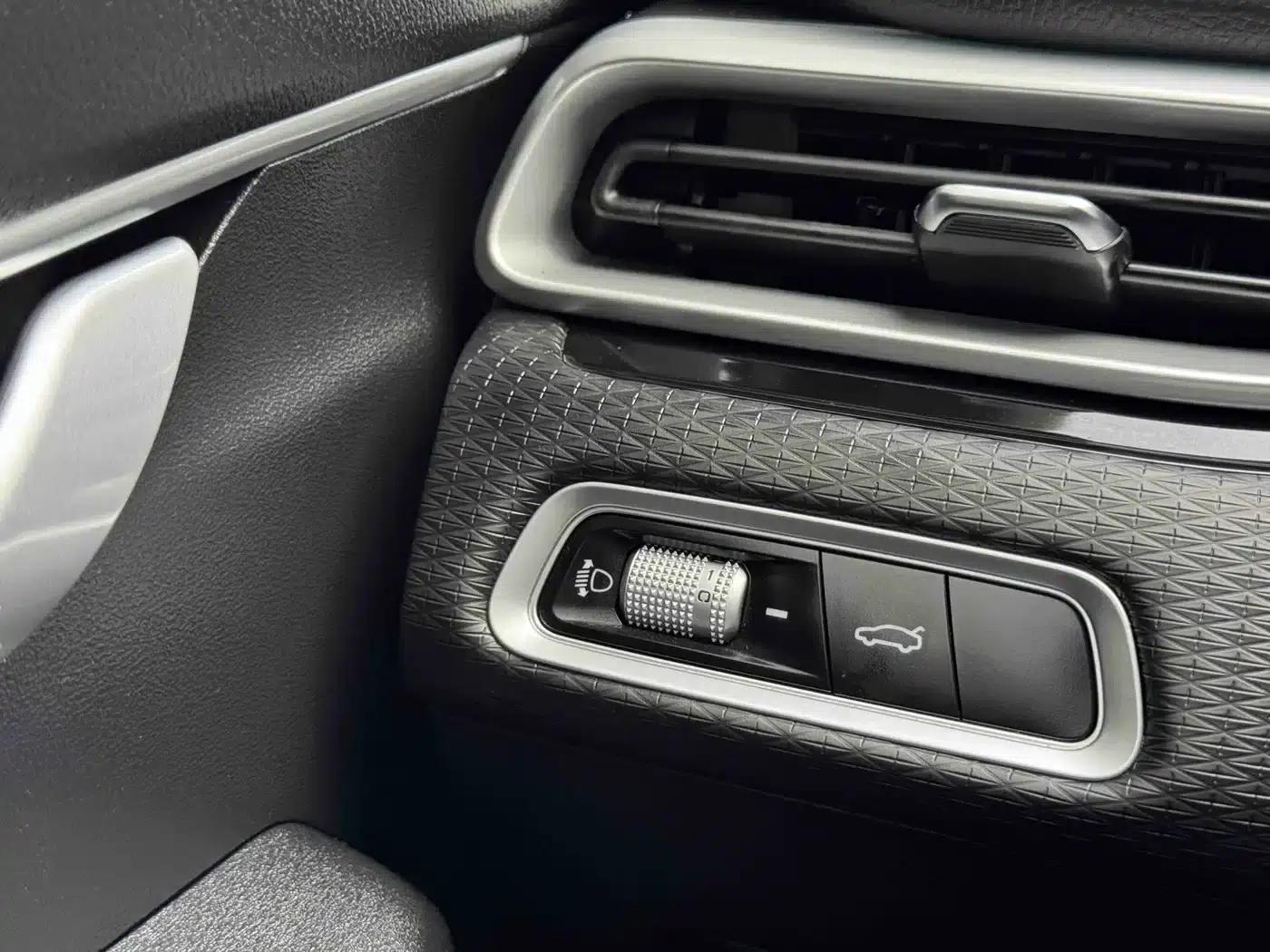 Geely Emgrand 2022 4th Generation 1.5L CVT Premium — миниатюра 34
