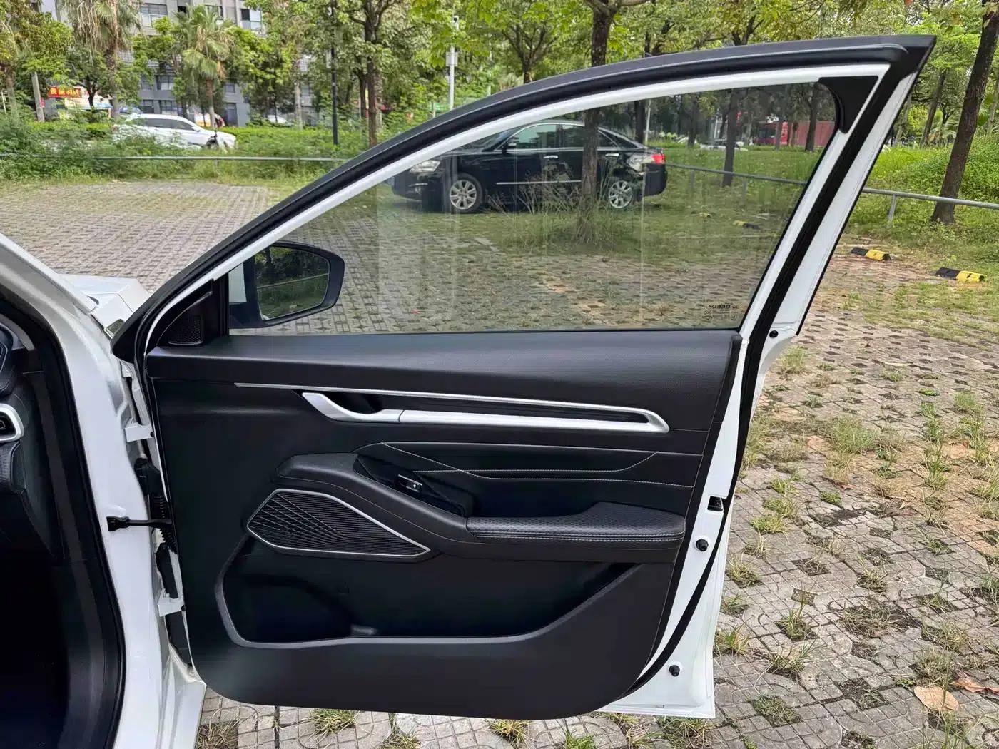 Geely Emgrand 2022 4th Generation 1.5L CVT Premium — миниатюра 38