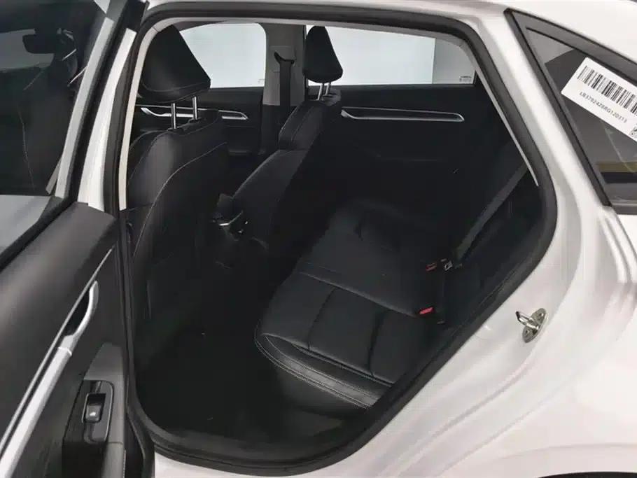 Geely Emgrand 2025 4th Generation 1.5L CVT Star Edition — миниатюра 11