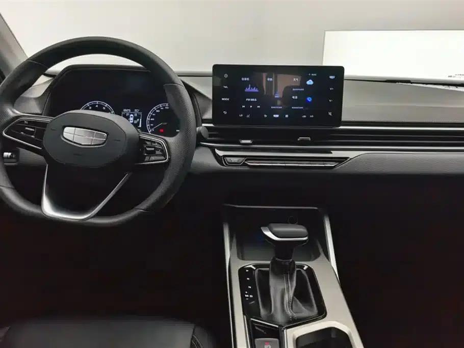 Geely Emgrand 2025 4th Generation 1.5L CVT Star Edition — миниатюра 12