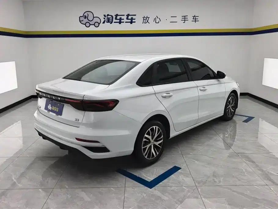 Geely Emgrand 2025 4th Generation 1.5L CVT Star Edition — миниатюра 3