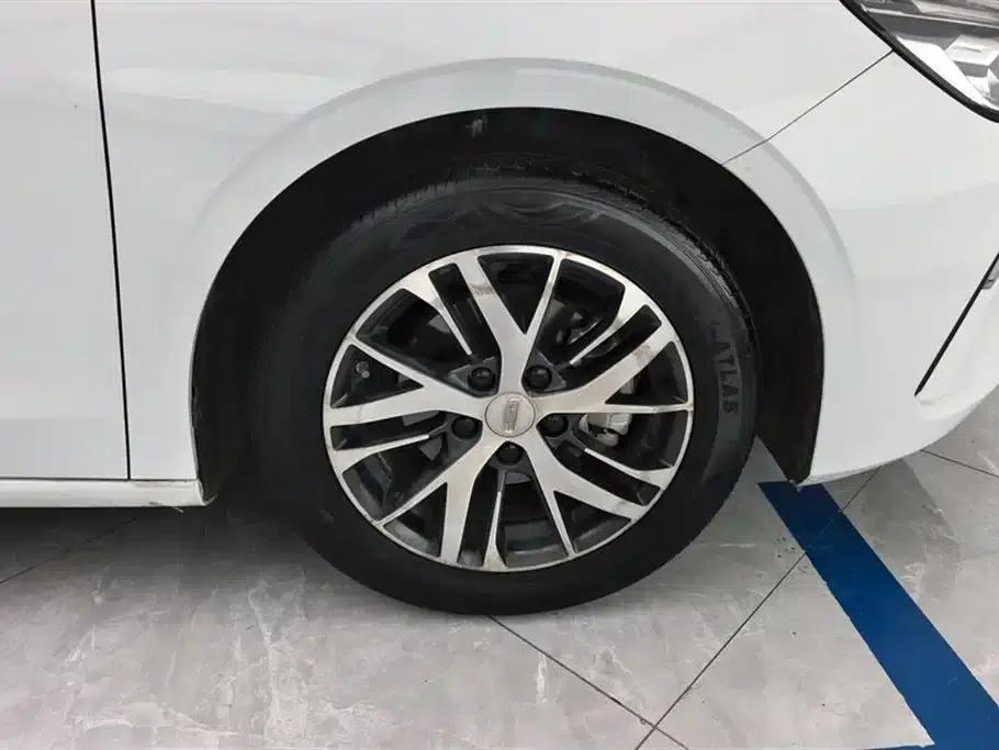 Geely Emgrand 2025 4th Generation 1.5L CVT Star Edition — миниатюра 6