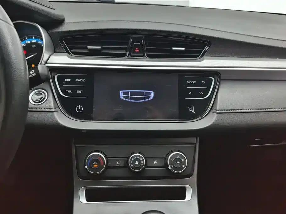 Geely Emgrand 2020 1.5L Manual Comfort Model — миниатюра 13