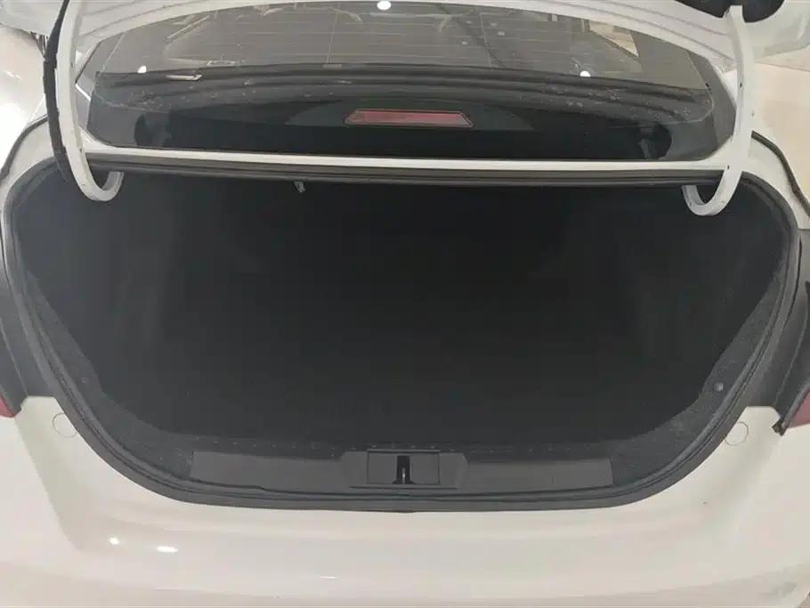 Geely Emgrand 2020 1.5L Manual Comfort Model — миниатюра 4
