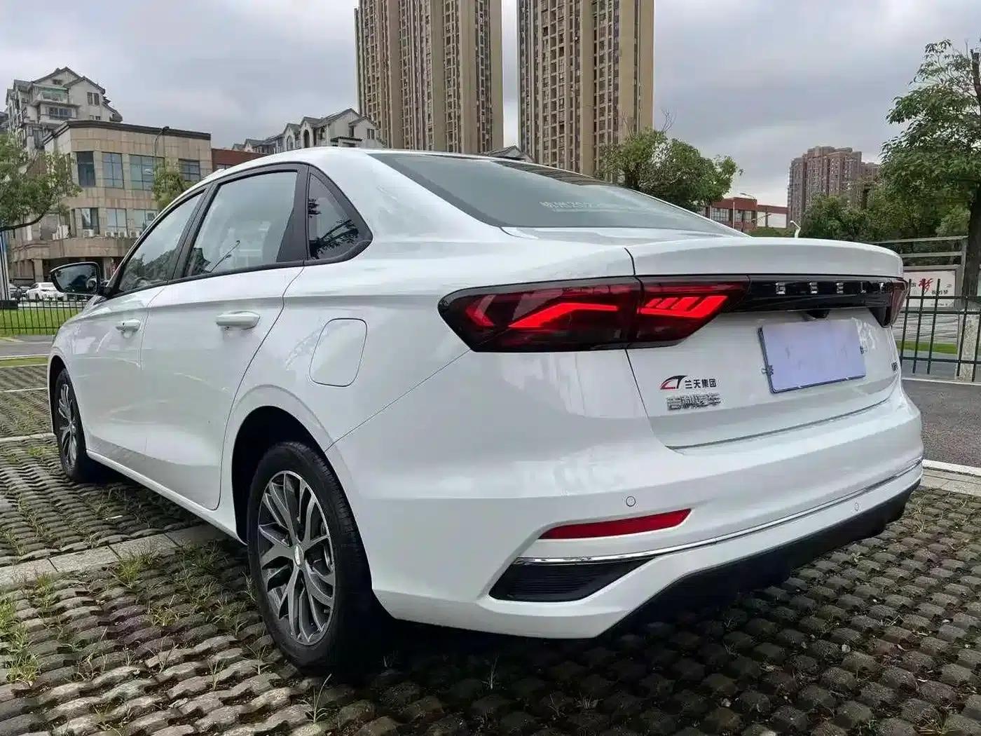 Geely Emgrand 2022 4th Generation 1.5L CVT Elite — миниатюра 7