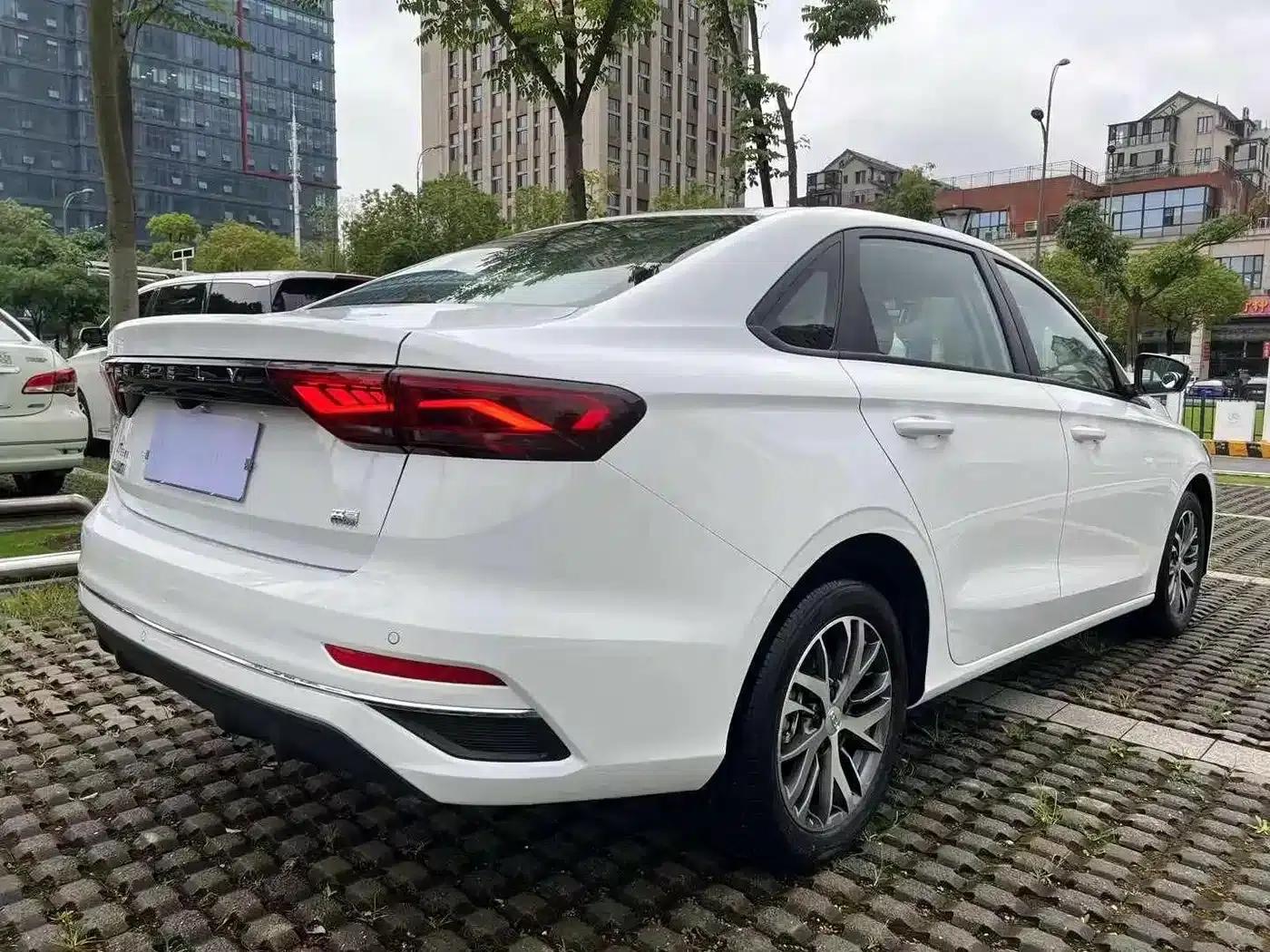 Geely Emgrand 2022 4th Generation 1.5L CVT Elite — миниатюра 9