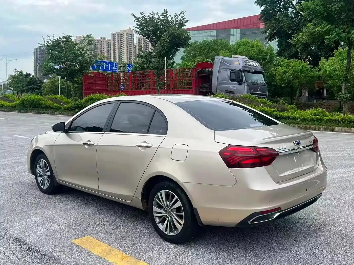 Geely Emgrand 2018 1.5L Manual Upward Connected Edition — миниатюра 4