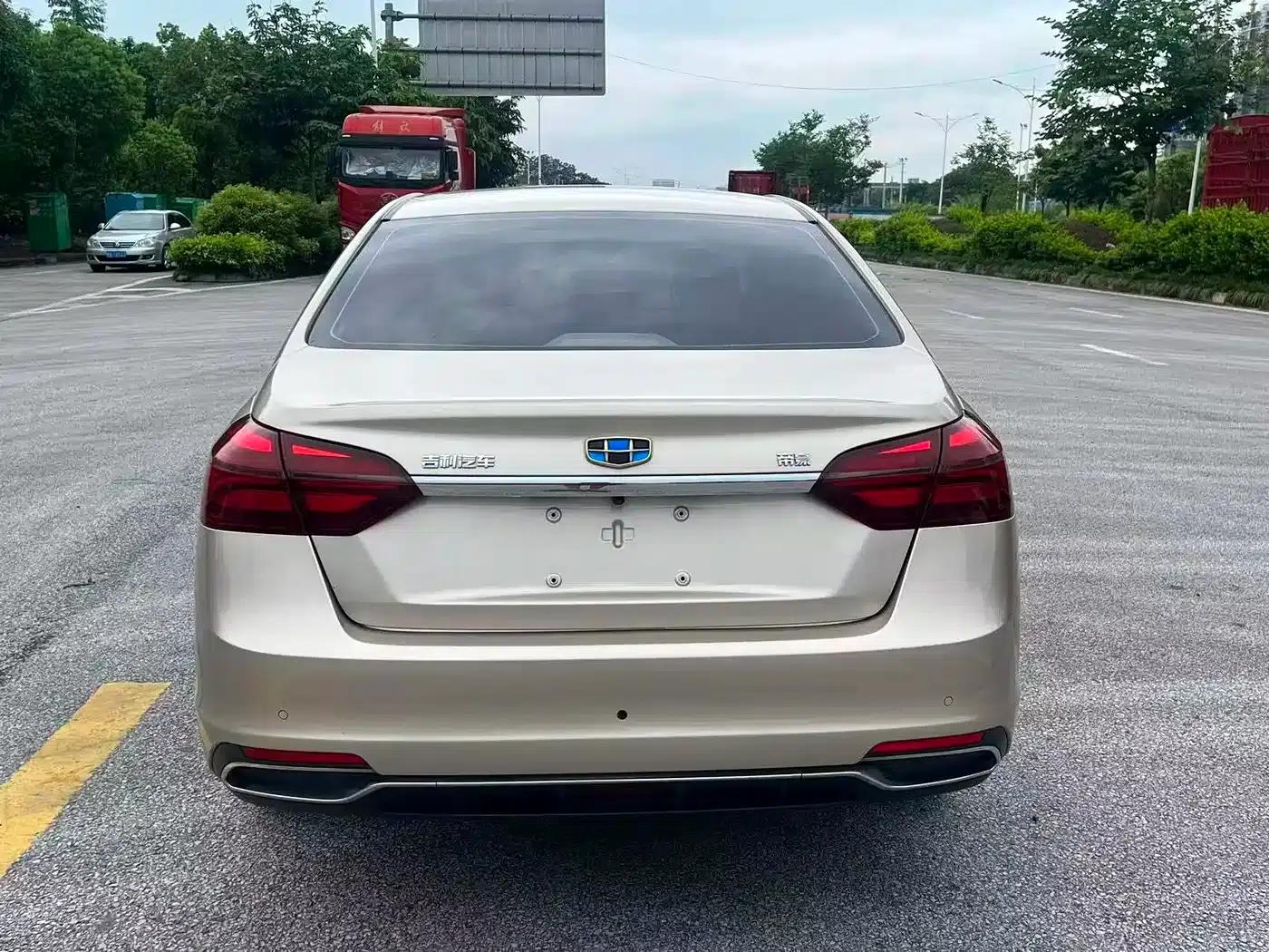 Geely Emgrand 2018 1.5L Manual Upward Connected Edition — миниатюра 5