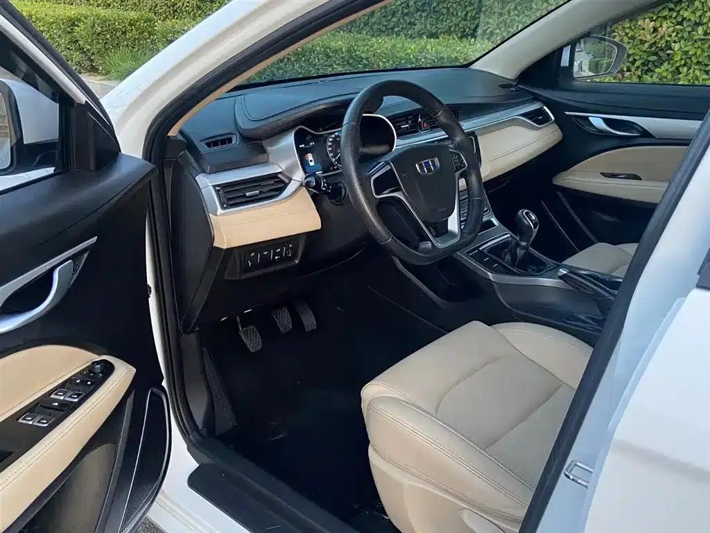 Geely Emgrand 2018 1.5L Manual Deluxe Edition — миниатюра 4
