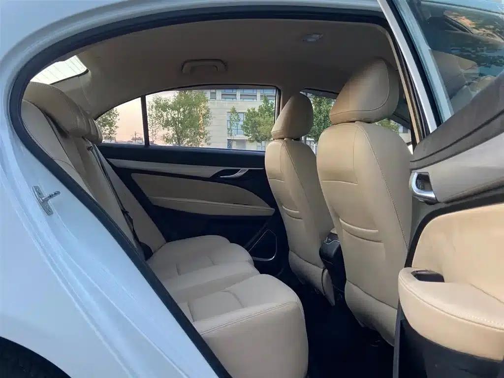 Geely Emgrand 2018 1.5L Manual Deluxe Edition — миниатюра 5