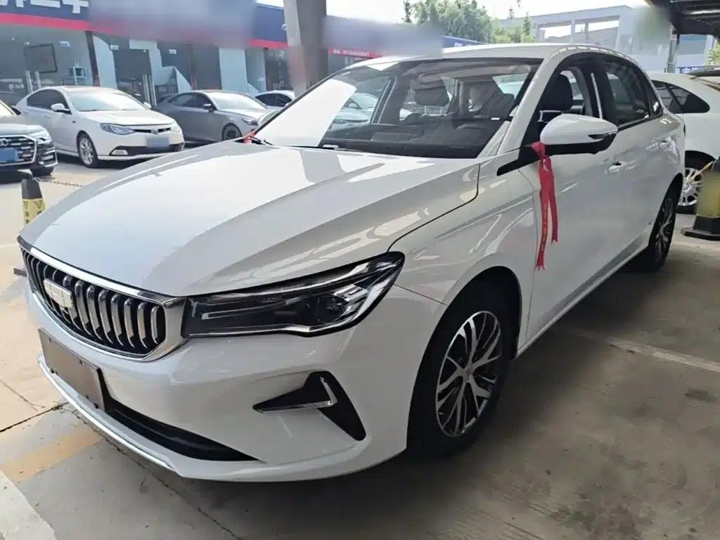 Geely Emgrand 2026 4 Millionth Anniversary Edition 1.5L CVT Superior Model — миниатюра 1