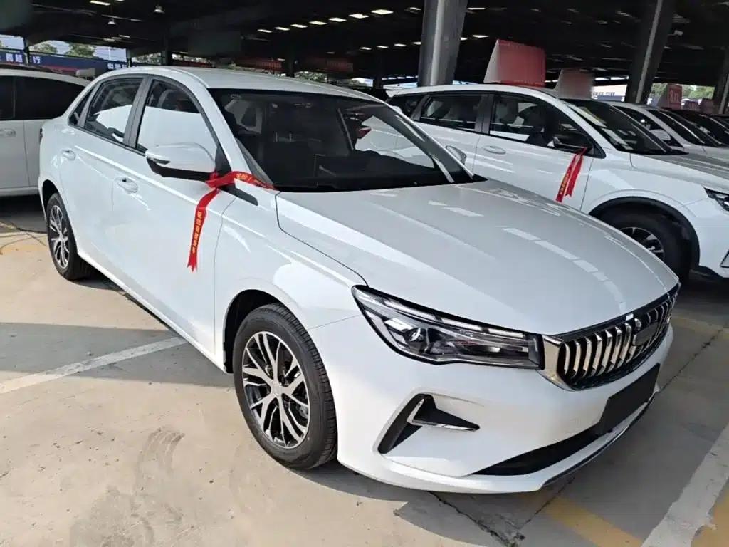 Geely Emgrand 2026 4 Millionth Anniversary Edition 1.5L CVT Superior Model — миниатюра 4