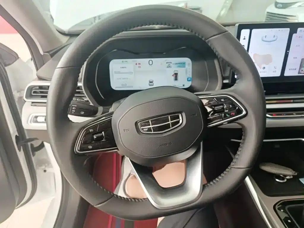 Geely Emgrand 2023 4th Generation Champion Edition 1.5L CVT Flagship Model — миниатюра 11