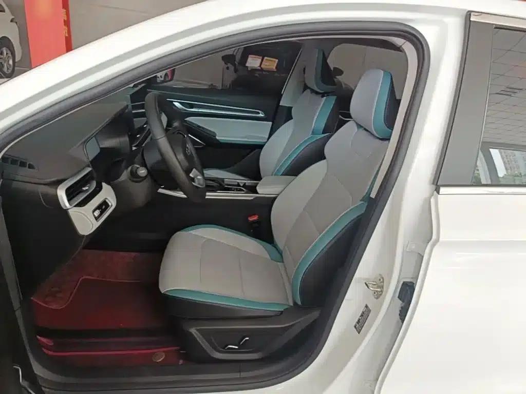 Geely Emgrand 2023 4th Generation Champion Edition 1.5L CVT Flagship Model — миниатюра 15