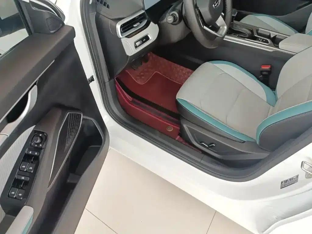 Geely Emgrand 2023 4th Generation Champion Edition 1.5L CVT Flagship Model — миниатюра 16