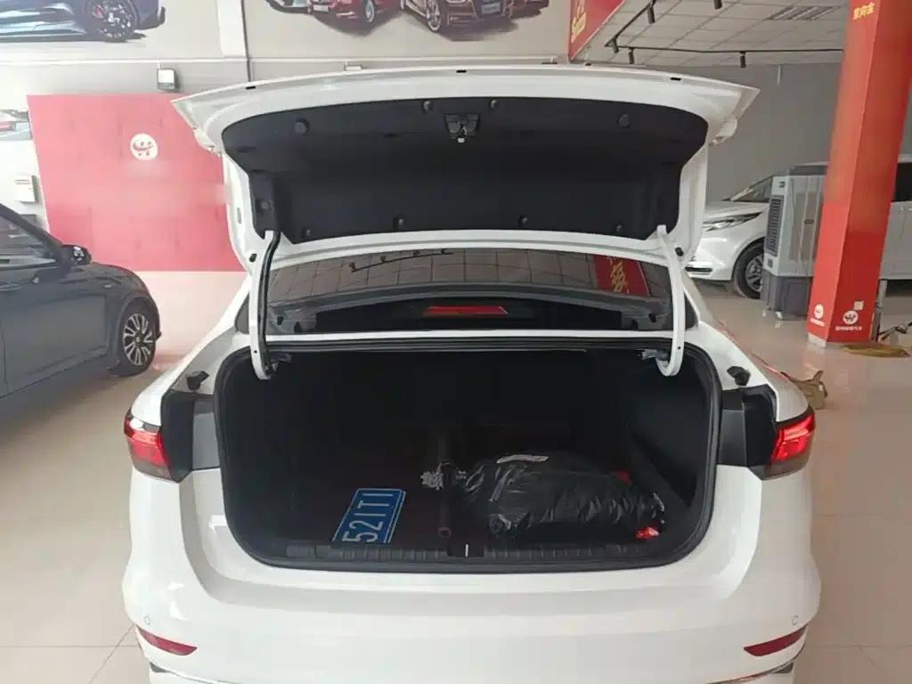 Geely Emgrand 2023 4th Generation Champion Edition 1.5L CVT Flagship Model — миниатюра 19