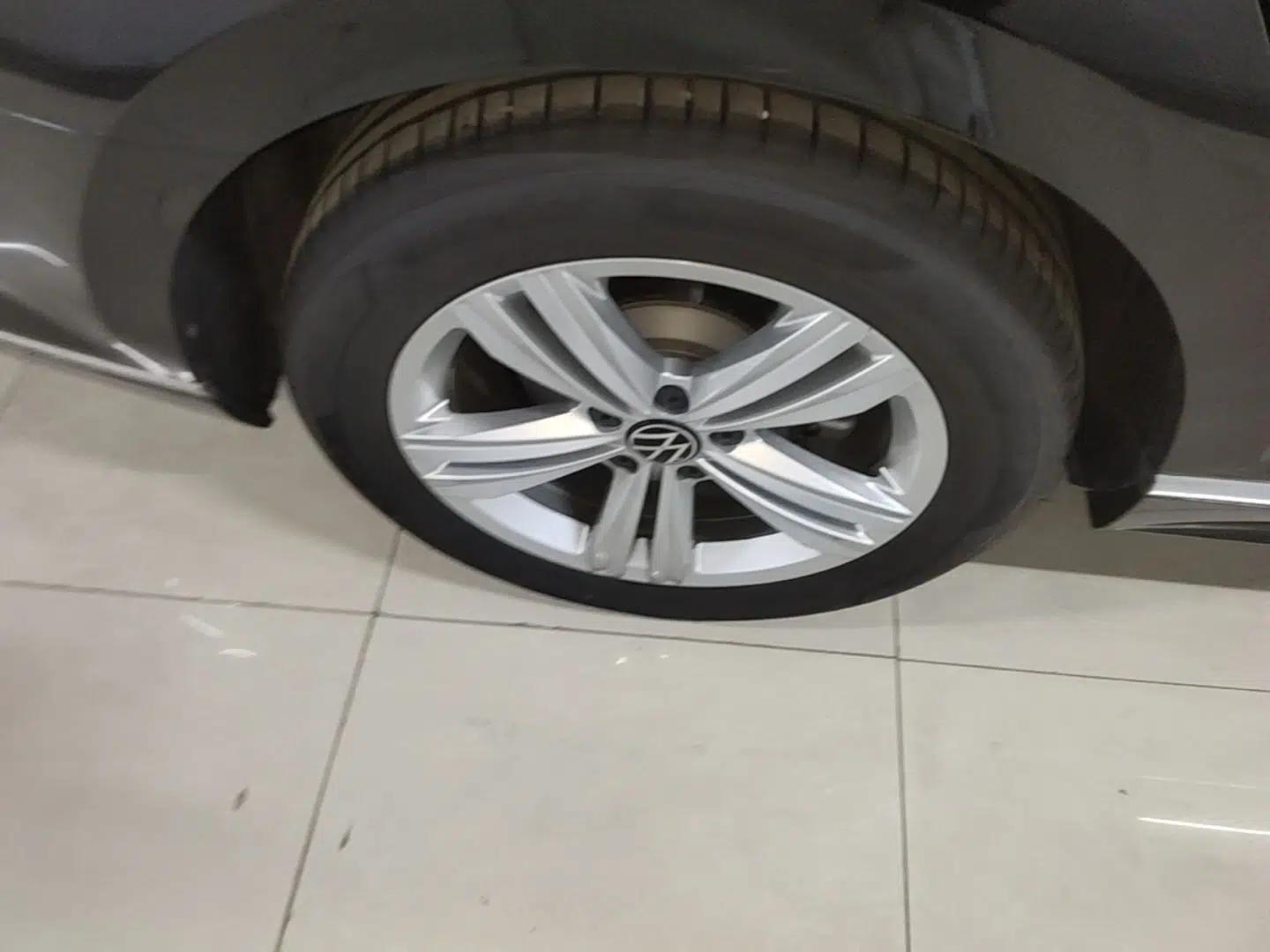 Volkswagen Magotan 2025 Zhongxiang Version 280TSI DSG Comfort Edition — миниатюра 11