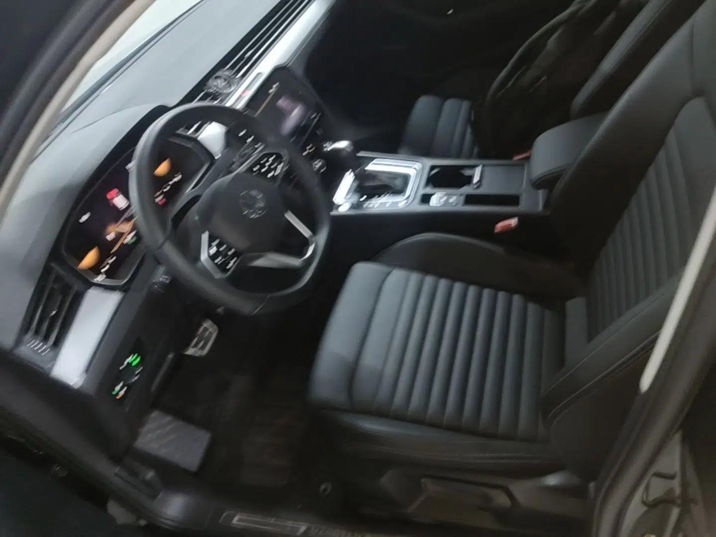 Volkswagen Magotan 2025 Zhongxiang Version 280TSI DSG Comfort Edition — миниатюра 22