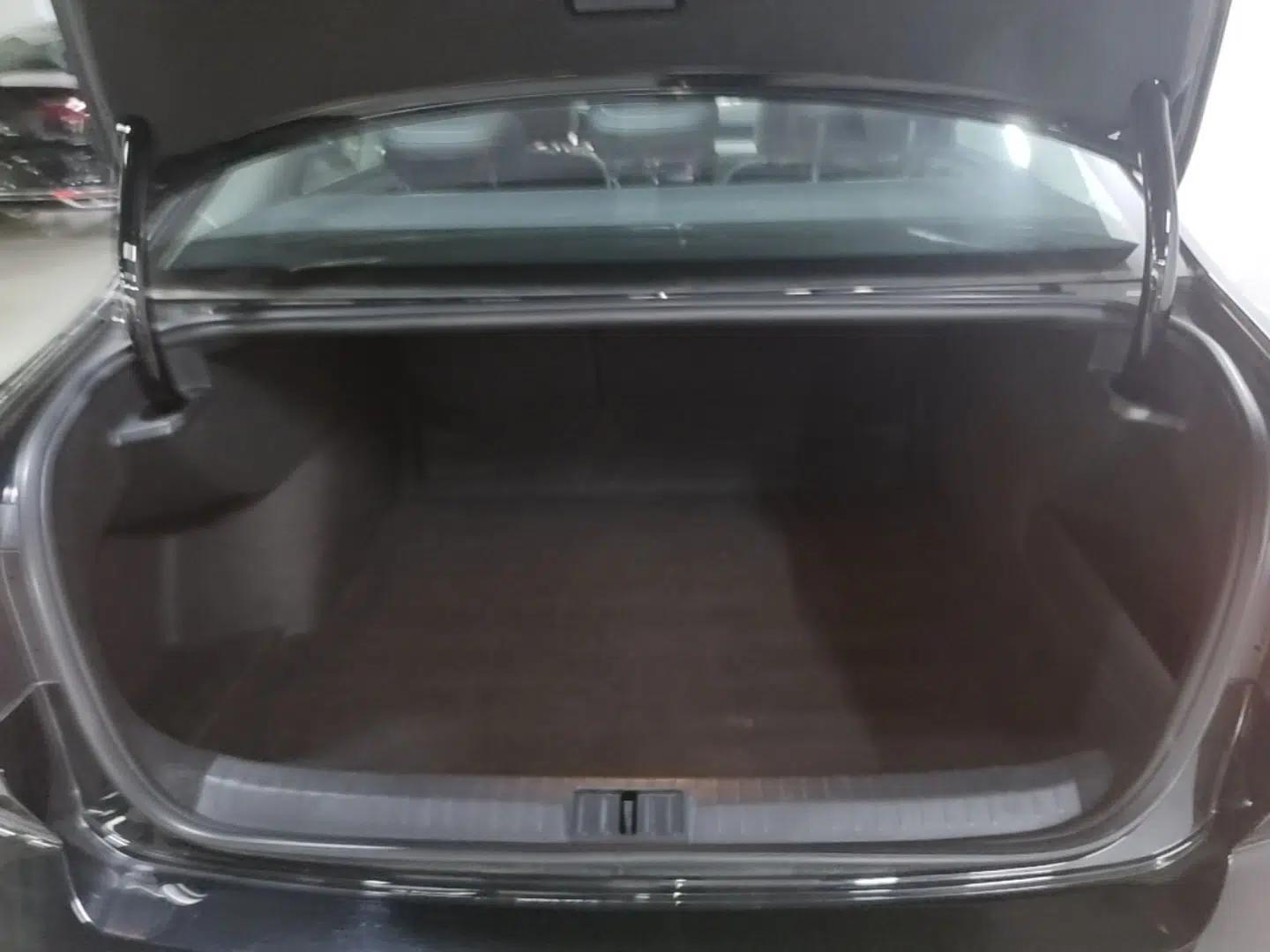 Volkswagen Magotan 2025 Zhongxiang Version 280TSI DSG Comfort Edition — миниатюра 27