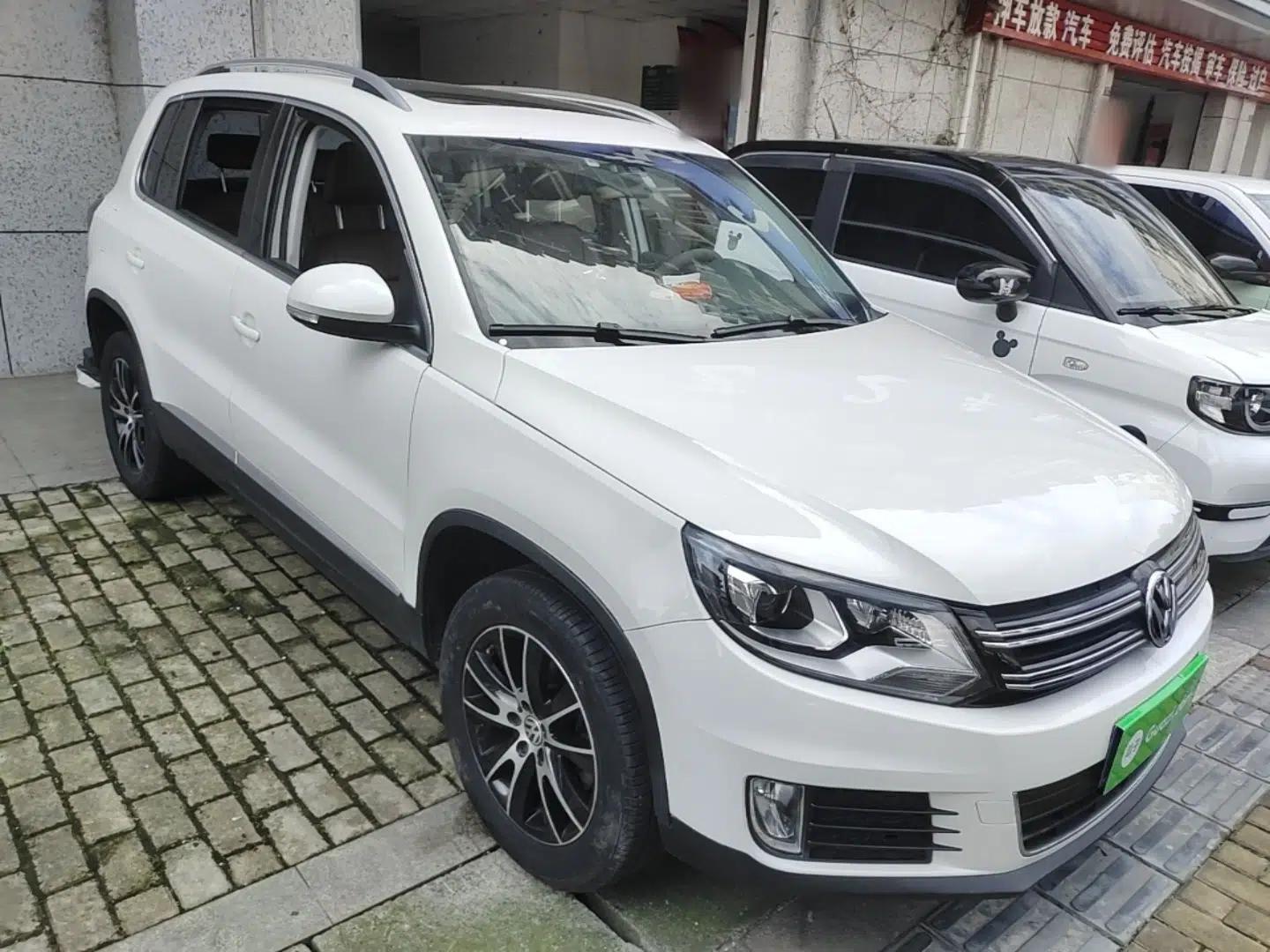 Volkswagen Tiguan 2015 1.8TSI Automatic Two-Wheel Drive Luxury Model — миниатюра 3